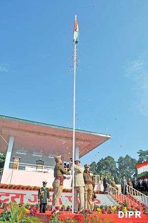 The Governor of Arunachal Pradesh Shri JP Rajkhowa hoisting the National Flag during 67th Republic day celebration at Indira Gandhi Park, Itanagar on 26th January 2016.